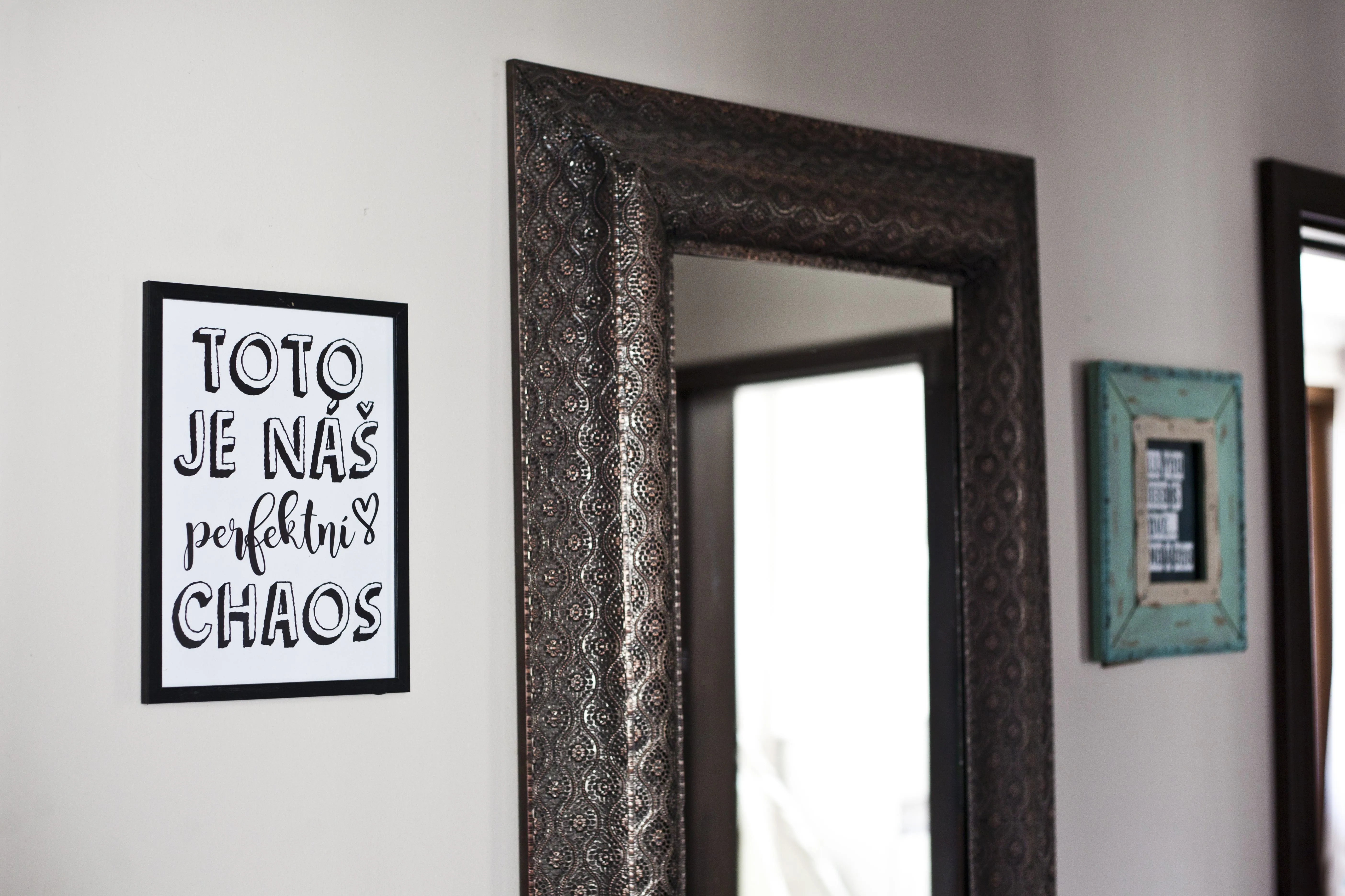 Plakát - Toto je náš perfektní chaos