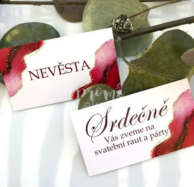 JMENOVKY NA STŮL - Red