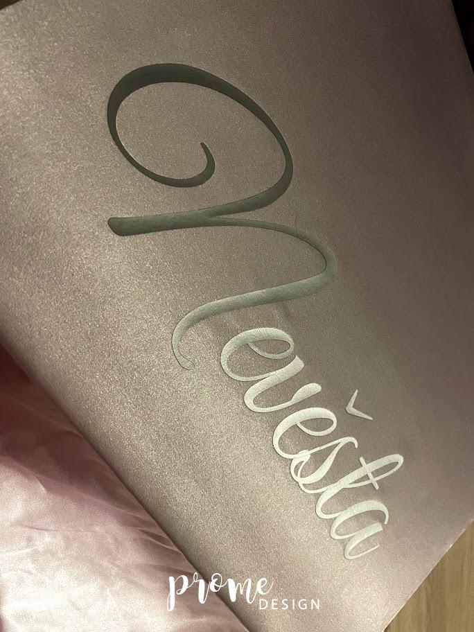 Dámský svatební župan v elegantním odstínu růžové barvy s krajkou - S vlastním textem