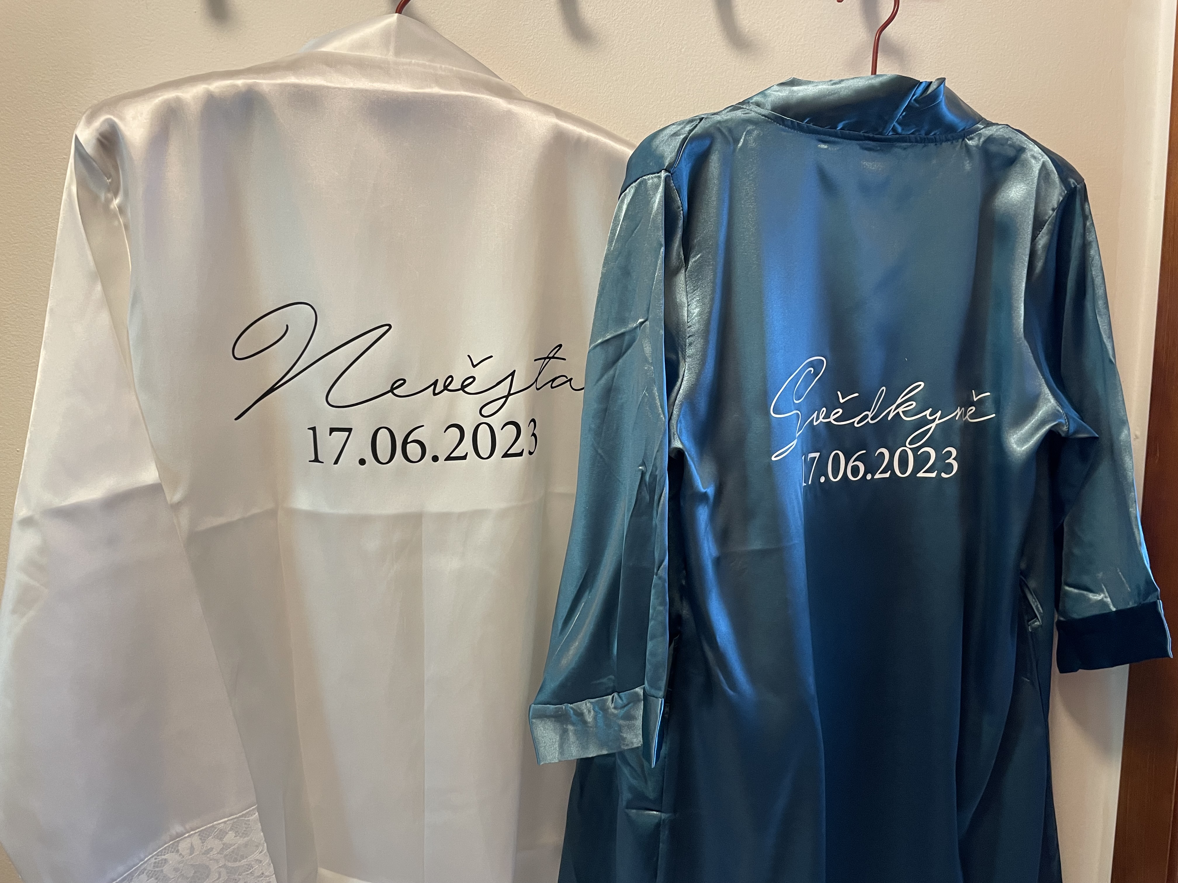 Dámský svatební župan v elegantním odstínu smaragdové barvy - S vlastním textem