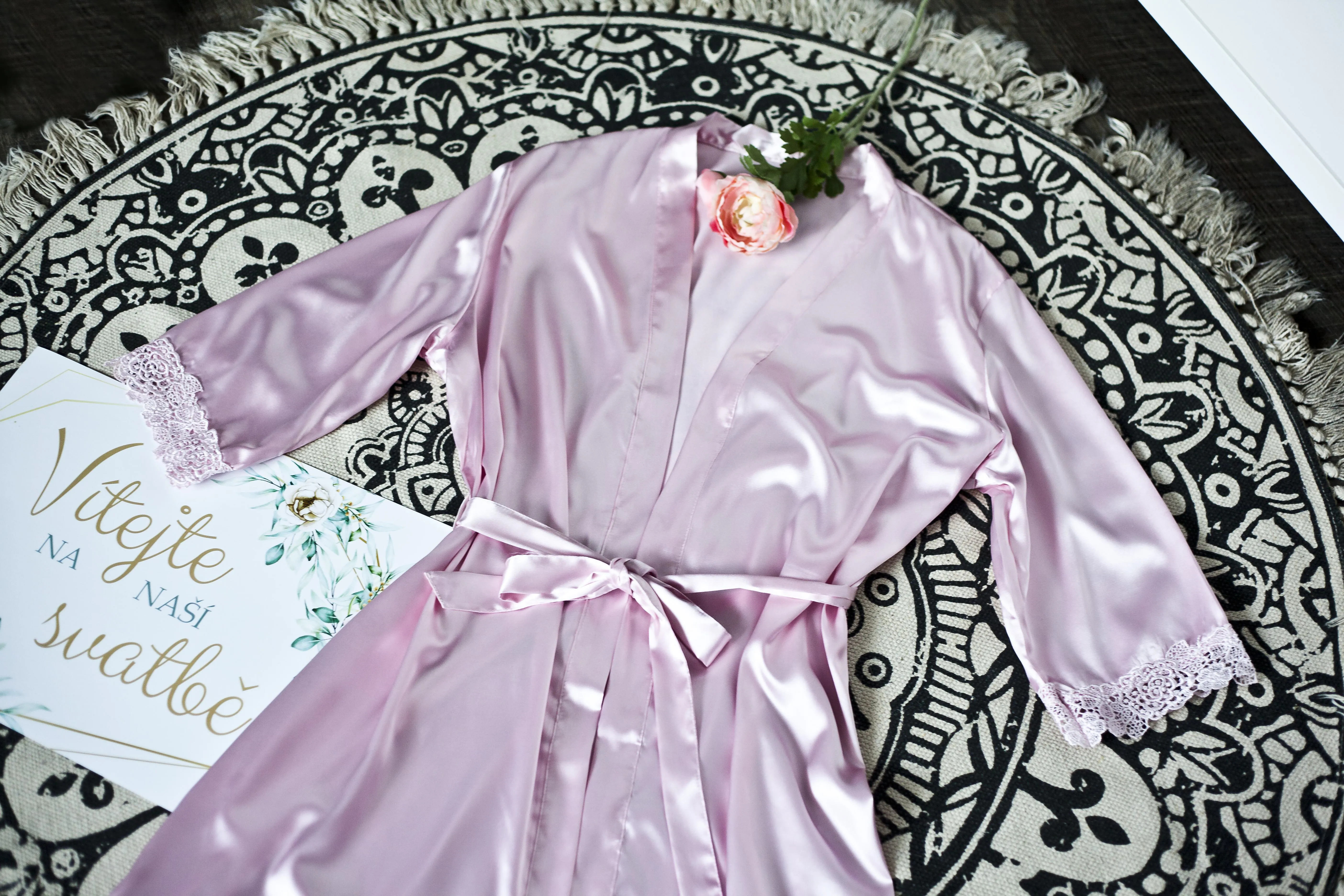 Dámský svatební župan v elegantním odstínu růžové barvy s krajkou - S vlastním textem