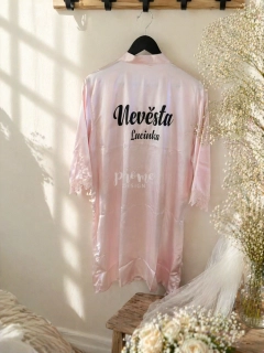 Dámský svatební župan v elegantním odstínu růžové barvy s krajkou - S vlastním textem