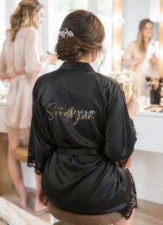 Dámský svatební župan v elegantním odstínu černé barvy s krajkou - S vlastním textem