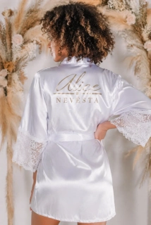 Dámský svatební župan v elegantním odstínu bílé barvy s krajkou - S motivem srdce s vaším textem